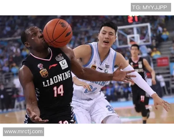 新疆队与福建队激战正酣谁能在这场对决中笑到最后