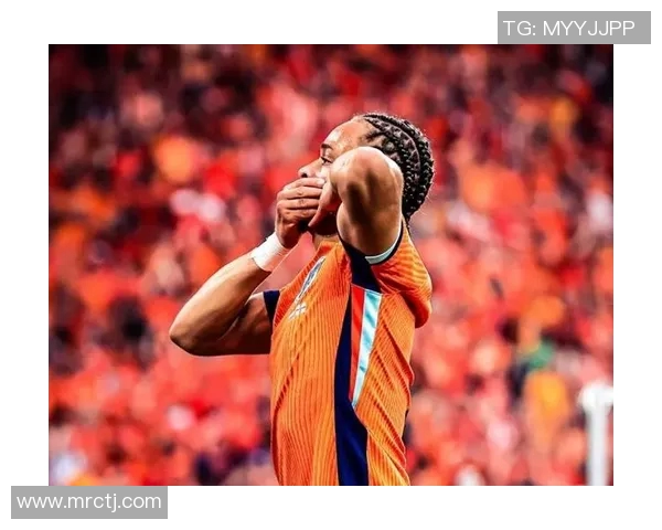 哈维西蒙斯的崛起之路：从青训小将到足球界新星的传奇故事